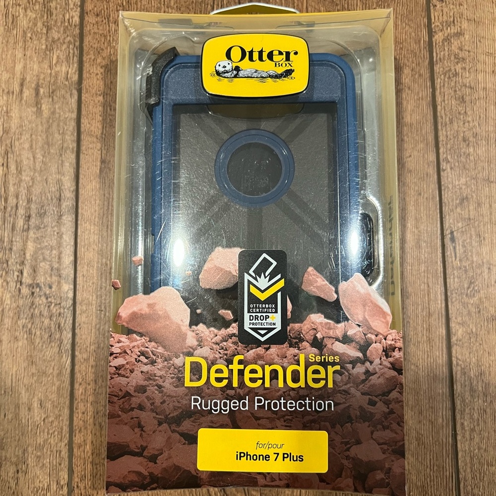 NIB OtterBox Defender Phone Case for iPhone 7 Plus